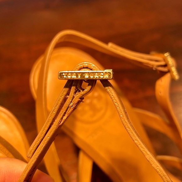 ⛔️ TORY BURCH camel cage pumps with gold accents - Picture 4 of 9